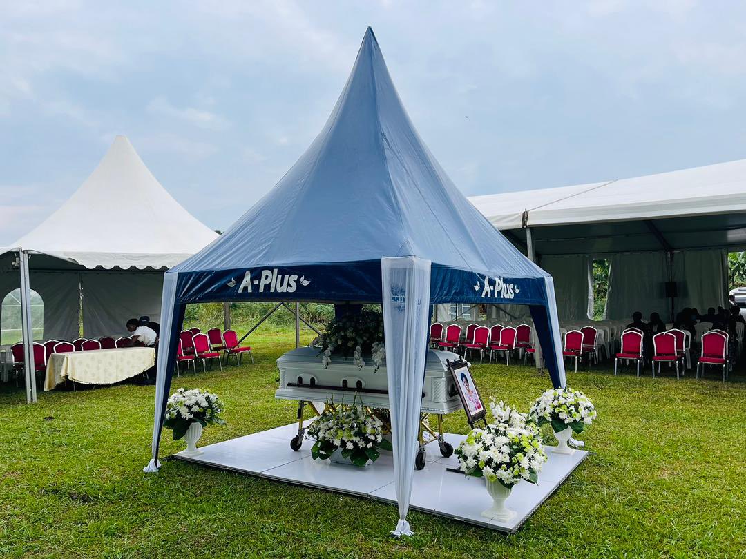 aplusfuneralmgt's tweet photo. [White blooms for a life well lived]

Explore decor and tent set ups with A-Plus Funeral Management.
Call: 0323200550
Email: info@aplusfuneralmgt.com
Website: https://t.co/o6XPtxIVeT 

#restinstyle #decor #funeralservices #aplusfuneralmgt https://t.co/LcplOwIyhB