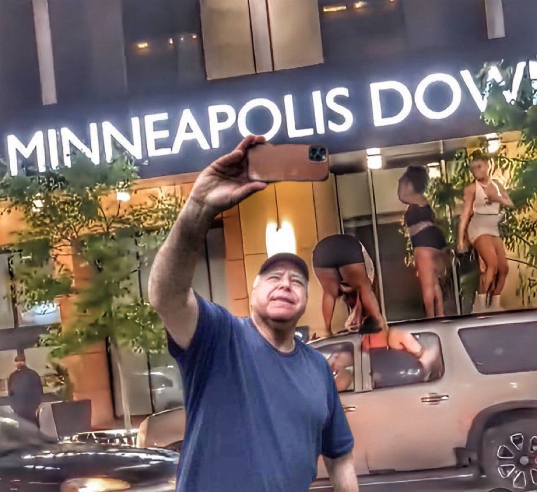 CrimeWatchMpls's tweet photo. Downtown Minneapolis  - Squad trying to get to an incident at Ramp B said he couldn't move because people were twerking in front of him.

02:23 https://t.co/M5VacpcowZ