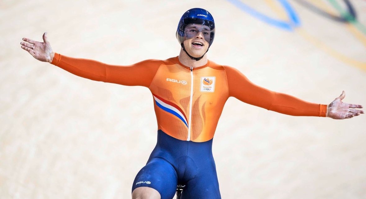 En dan doen we deze geweldenaar er nog even bovenop… Hattrick <a href="/HarrieLavreysen/">Harrie Lavreysen</a> 🧡🥇💪🏼
<a href="/TeamNLtweets/">TeamNL🇳🇱</a>