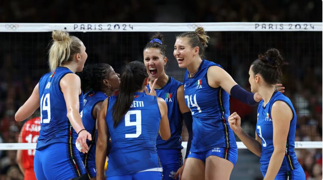 SandroWeb79's tweet photo. Quanto ci piacciono le quote rosa 🥇 💙

#itavolley #OlympicGames #Paris2024 https://t.co/uKYT8Z29PX