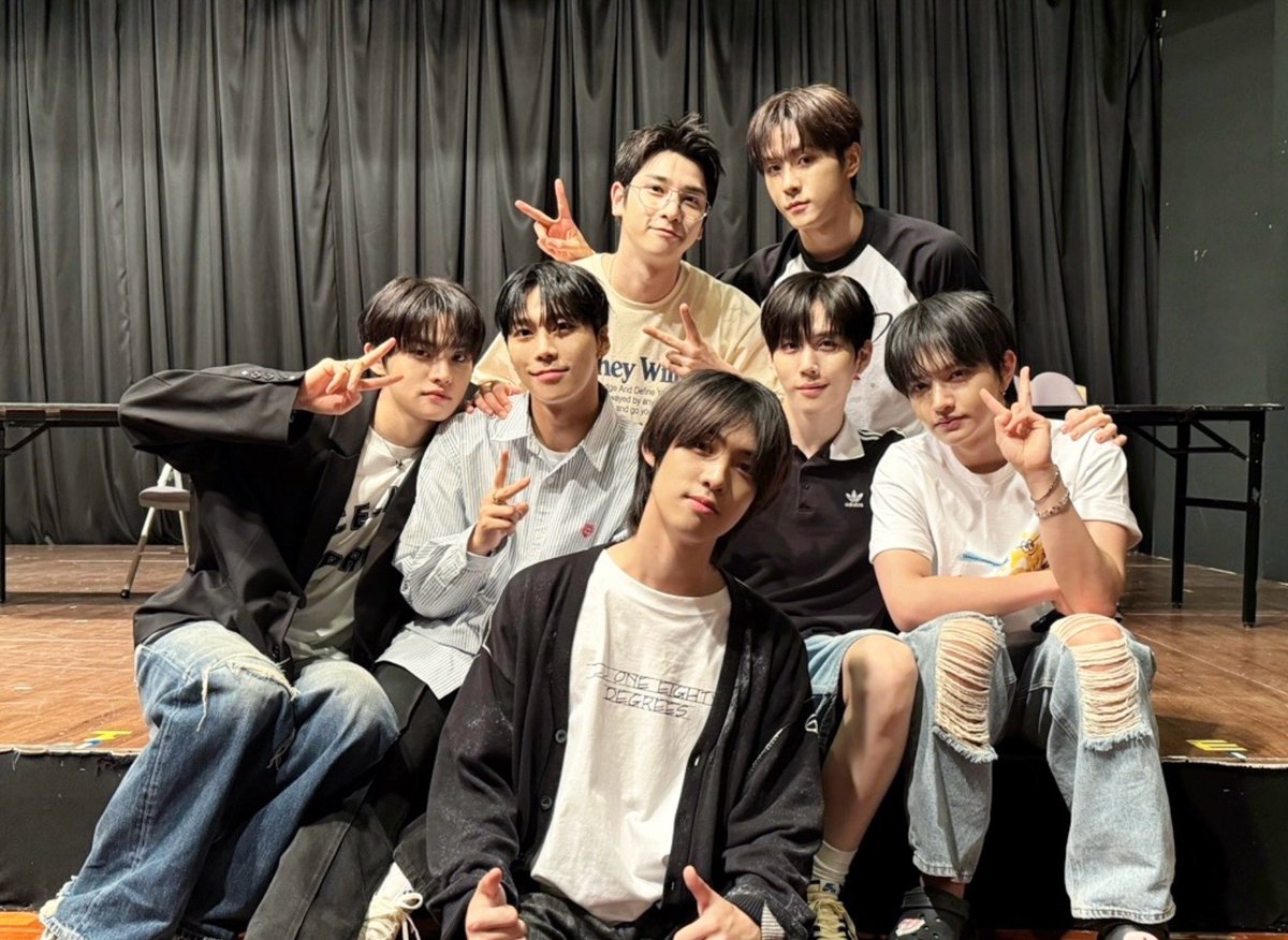 BAE173_official's tweet photo. [📸]

ELSE 덕분에 행복했던 Fifty-Fifty⚡️
우리 금방 다시 만나요💙

#BAE173 #비에이이173
#Fifty_Fifty 
#NEWCHAPTER_LUCEAT https://t.co/kVLMuvR59n