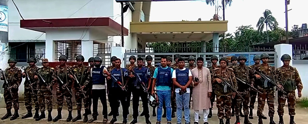 পুলিশ প্রধানের কর্মে ফেরার আহ্বানে ফিরতে শুরু করেছেন