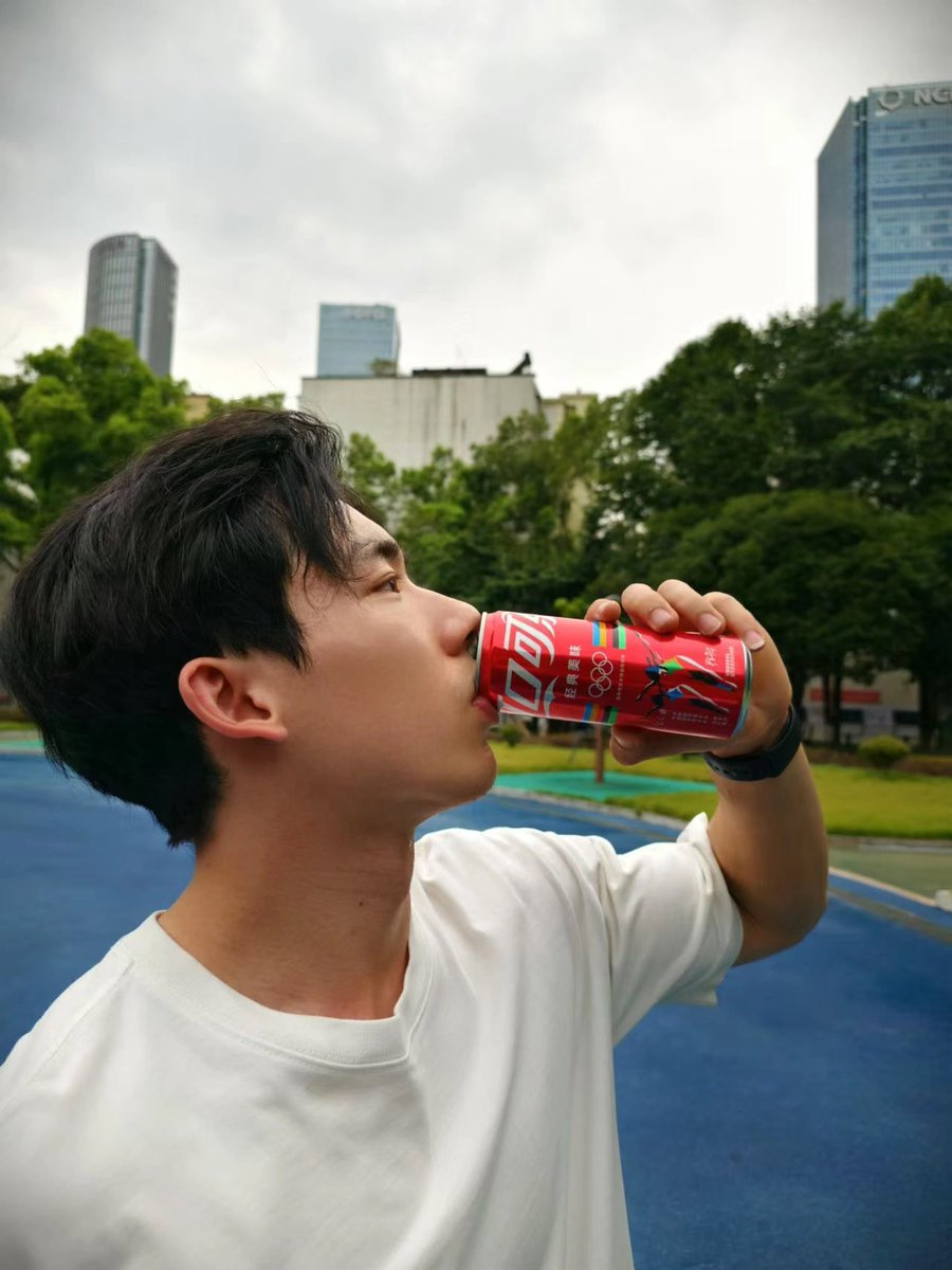 zyose1fu112's tweet photo. 張博恒選手:「コーラより水派」
#張博恒 #zhang boheng #zhb #茶茶 https://t.co/M9uTrLZDZM