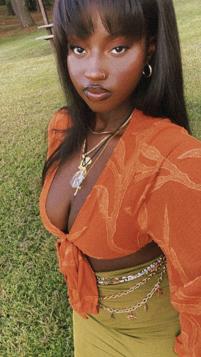 keiyonce's tweet photo. 3rd anniversary of my 20th birthday 🤭 https://t.co/WrpEMD2SSS
