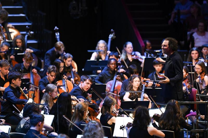theartsdesk.com (@theartsdesk) on Twitter photo ★★★★★ @BBCProms 30 <a href="/NYO_GB/">The National Youth Orchestra</a> #NYOInspire <a href="/Alexandre_Bloch/">alexandre bloch</a> @tesskjackson - Sheer youthful joy, passion and precision in quirky #Mahler, tempestuous #Wagner, two #Proms premieres <a href="/gavhiggins/">Gavin Higgins</a> <a href="/DaniHoward6/">Dani Howard</a> & a mind-blowing encore - review by David Nice theartsdesk.com/classical-musi… ★★★★★ @BBCProms 30 <a href="/NYO_GB/">The National Youth Orchestra</a> #NYOInspire <a href="/Alexandre_Bloch/">alexandre bloch</a> @tesskjackson - Sheer youthful joy, passion and precision in quirky #Mahler, tempestuous #Wagner, two #Proms premieres <a href="/gavhiggins/">Gavin Higgins</a> <a href="/DaniHoward6/">Dani Howard</a> & a mind-blowing encore - review by David Nice theartsdesk.com/classical-musi…