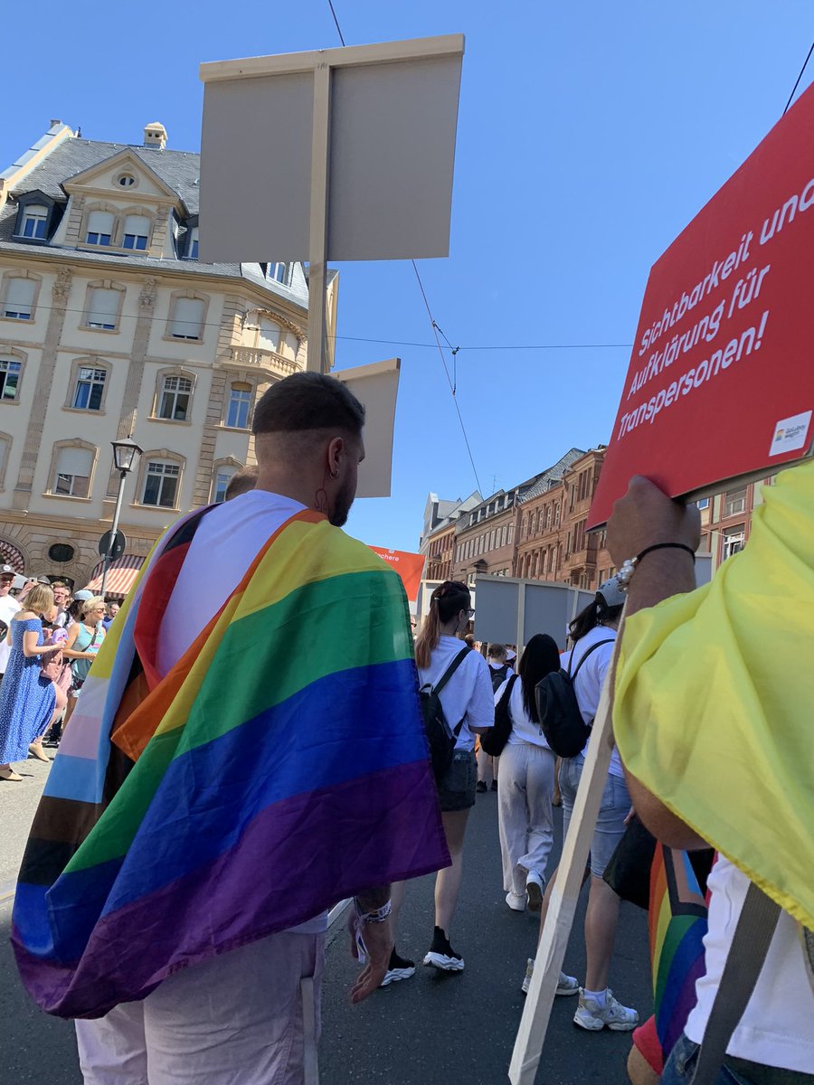 We were at CSD Frankfurt yesterday ❤️
Happy pride!