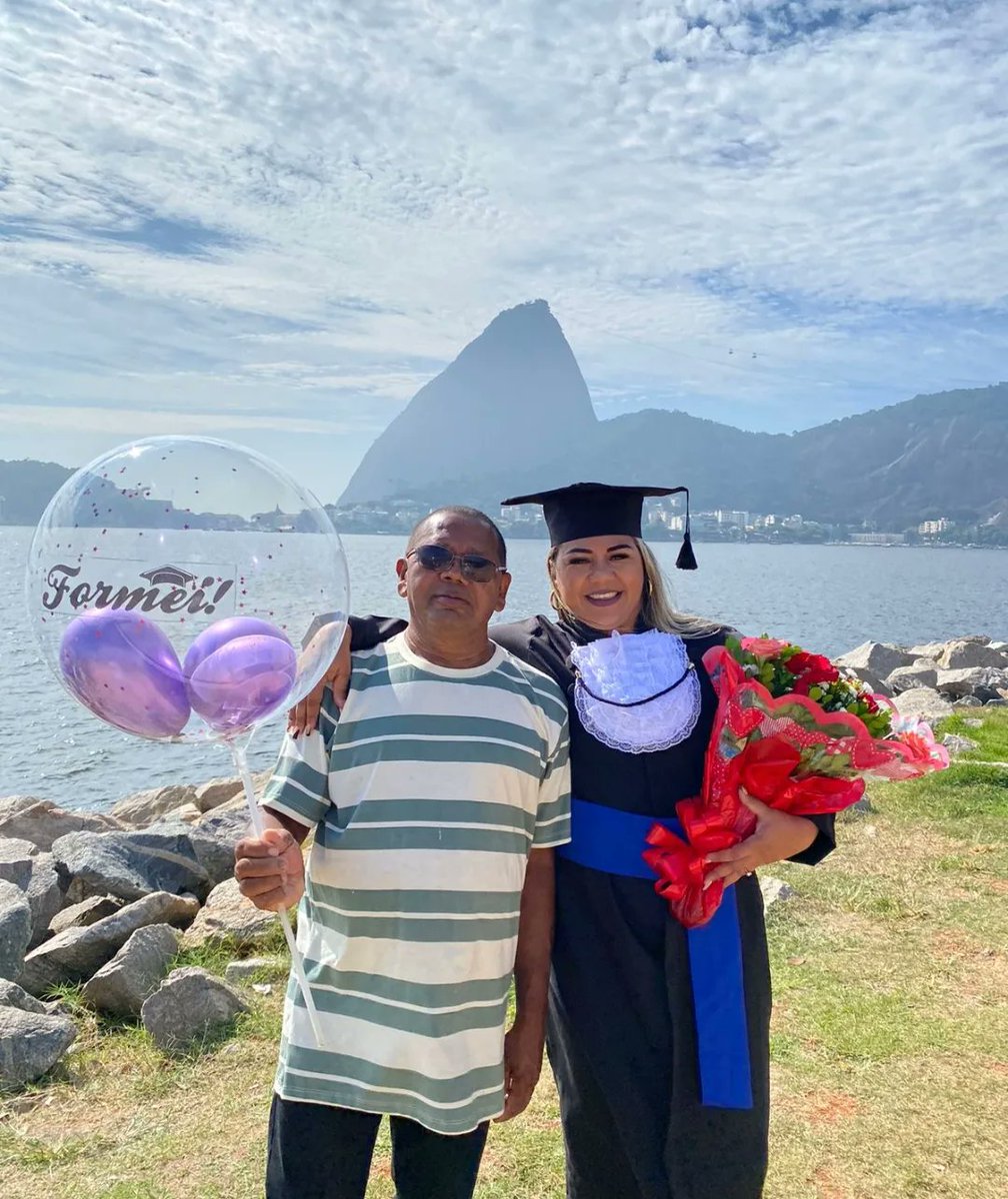 Enialide33's tweet photo. Saber q vc vai estar, mesmo quando ngm mais for, nos melhores e piores momentos, me faz sentir o amor e misericórdia de Deus na minha vida. Gratidão pelo presente de ser sua filha. Obrigada por tudo e por tanto! #obrigada por ser meu #papai Lindo���� Eu te Amo. #Felizdiadospais❤️🥰 https://t.co/rapa7OvMhb