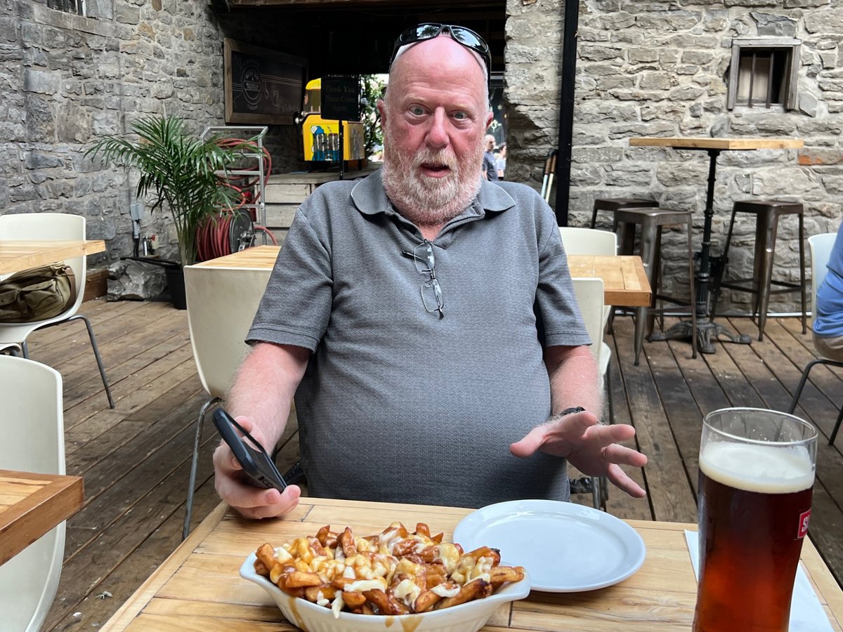 barbsteashop's tweet photo. To poutine or not to poutine: Sampling Montreal comfort food (and a little healthy tea for balance!) https://t.co/wJVzVCi18O https://t.co/4jNhQ0K6Rd