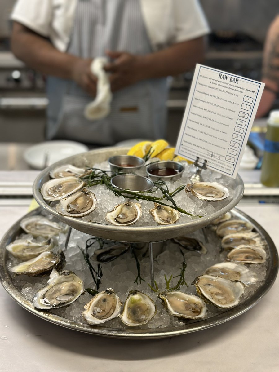 RobertosDeluxe's tweet photo. This could be your perfect POV today:
Join us for lunch starting at 11:30, savor our raw bar from 3-4 PM, or enjoy dinner tonight from 4-9 PM! 

#robertos #robertoswoodstock #robertoswoodstockga #robertosdeluxe 
#woodstock #woodstockga @SucculentHosp https://t.co/BtDmrWkaM8