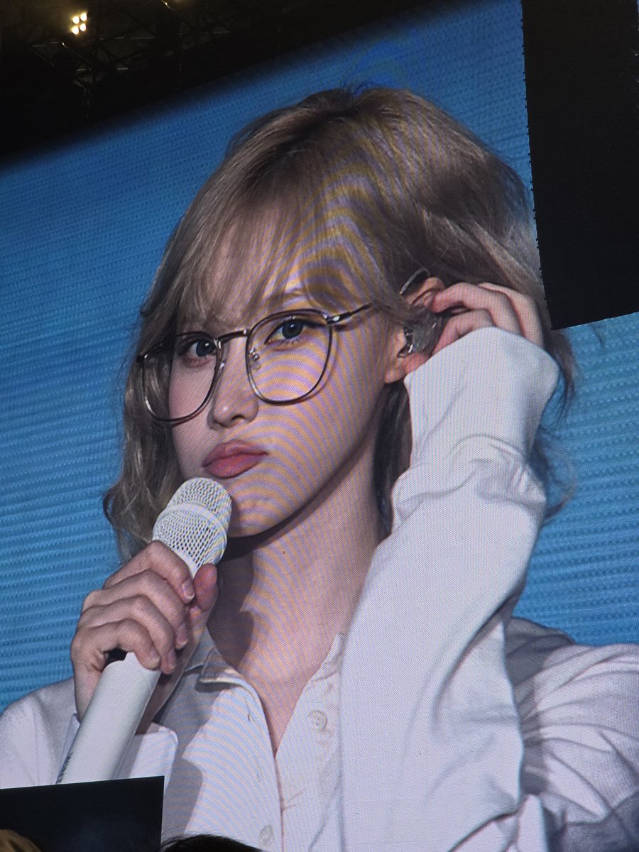 bluupilled's tweet photo. she looks so good im actually about to die https://t.co/NGphKU9TgC