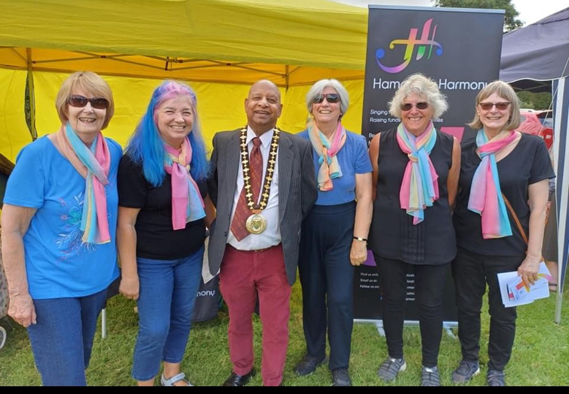 At #Oakley Village Fete meeting people and introducing them to the joys of #singing. #Mayor of #Basingstoke, Cllr Dan Putty came to say hello. Why not join us? Free Open Evening Sept 9th at #Everest Academy #Popley, #Basingstoke. See hampshireharmony.org for more information.