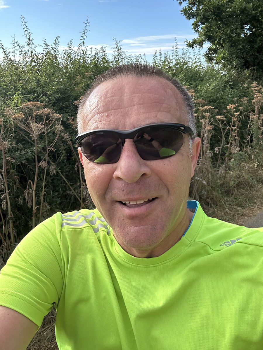 trevor_knights's tweet photo. @runningpunks #vrc #rebelsrelay @JSFRunners The plan said 7x5minutes fast so that’s what I did. Olympic inspired - Olympic pace light years away!!! Enjoy your Sunday everyone. https://t.co/bYo5KoVJbh