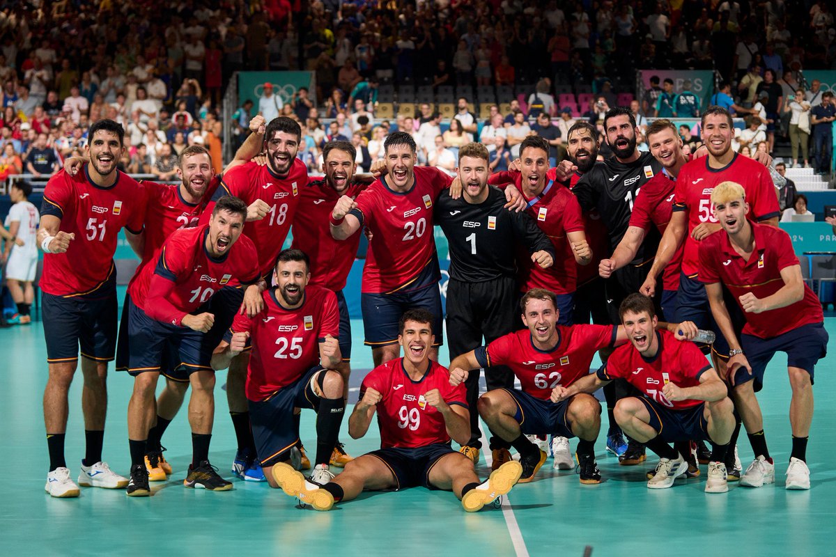 GinerSamuel's tweet photo. Lo han vuelto a hacer. Nos faltan muchas cosas, pero en algo siempre somos los mejores. El arte de competir. Enhorabuena #Hispanos. https://t.co/rdVomzTUzv