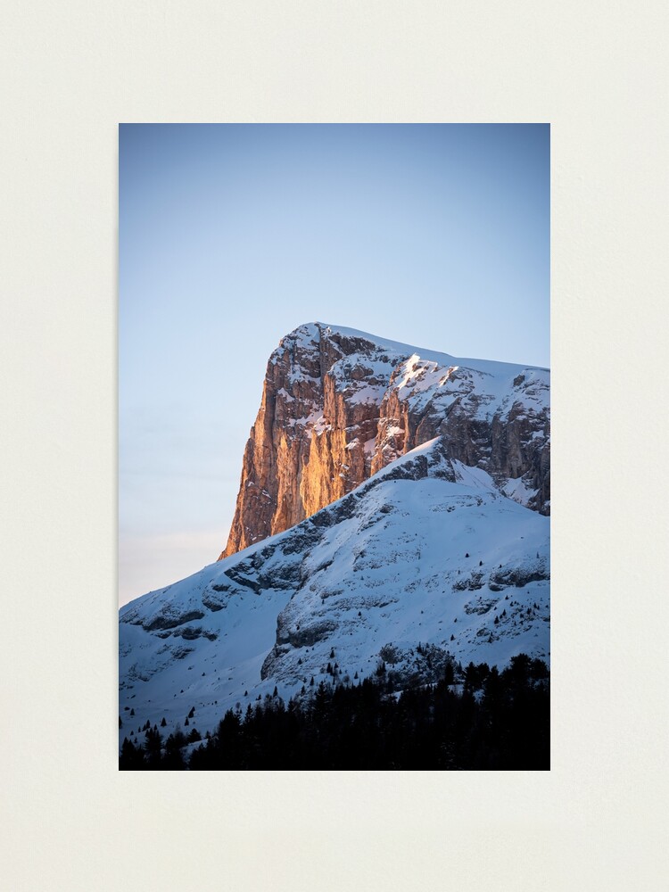 DavidGabis's tweet photo. Peak de Bure basked in the warm glow of the bright sun at sunrise. Perfect for nature lovers! bring a touch of the great outdoors into any space!

#sunset #sunrise #findyourthing #redbubble #devoluy #mountain #snow #winter #artprint #photography #landscape #france #picdebure https://t.co/b6847dyDnR