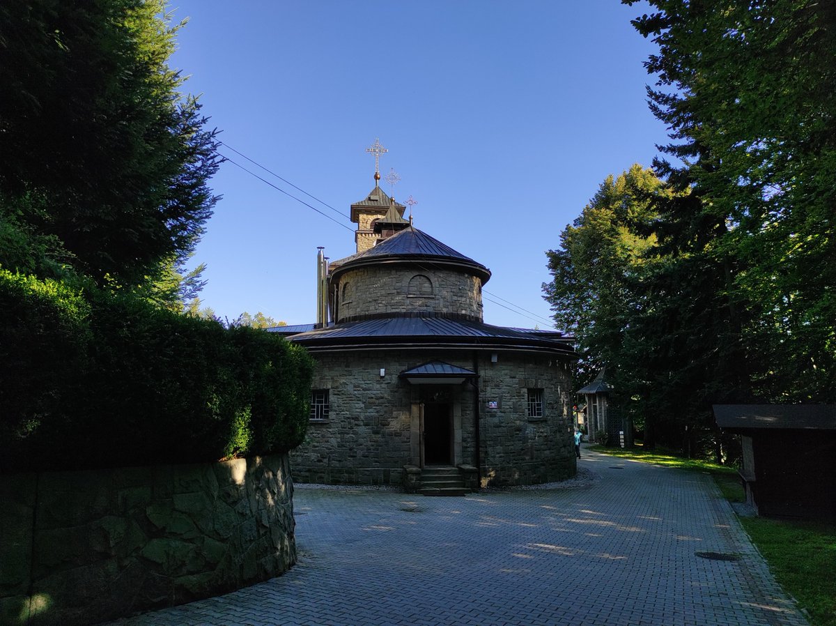 Bagatelka1's tweet photo. @bogdan_buszka Wiemy jak bardzo KK przeszkadza - zniszczą to Sanktuarium, a zaczną od dzwonów, że budzi turystów... Potem znikną okoliczne kapliczki...
#Kasandra https://t.co/r5GS2kssqq
