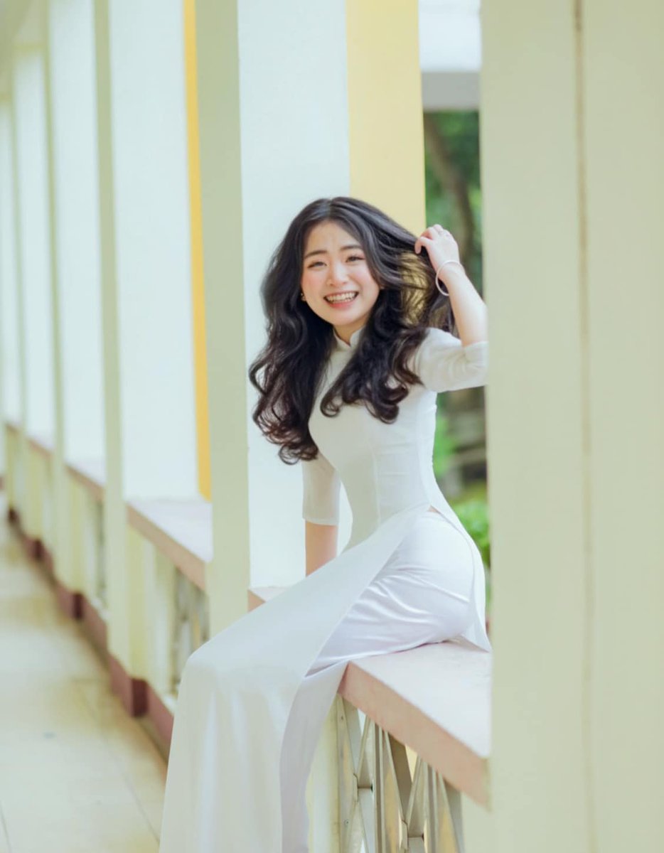 Lindsey Katzen Regular interaction and socialization are key to a bird’s happiness.Lindsey Katzen