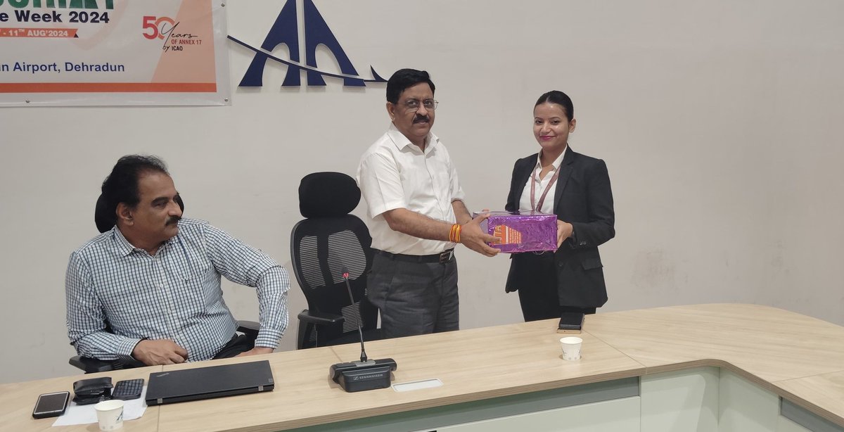 aaidoonairport's tweet photo. विमानन सुरक्षा संस्कृति सप्ताह 2024 के समापन समारोह के अवसर पर , @aaidoonairport पर इस सप्ताह के दौरान आयोजित प्रतियोगिता में विजेता प्रतिभागियों को सम्मानित किया गया।
#See_It
#Say_It
#Secure_It https://t.co/NkXPBSpMvC
