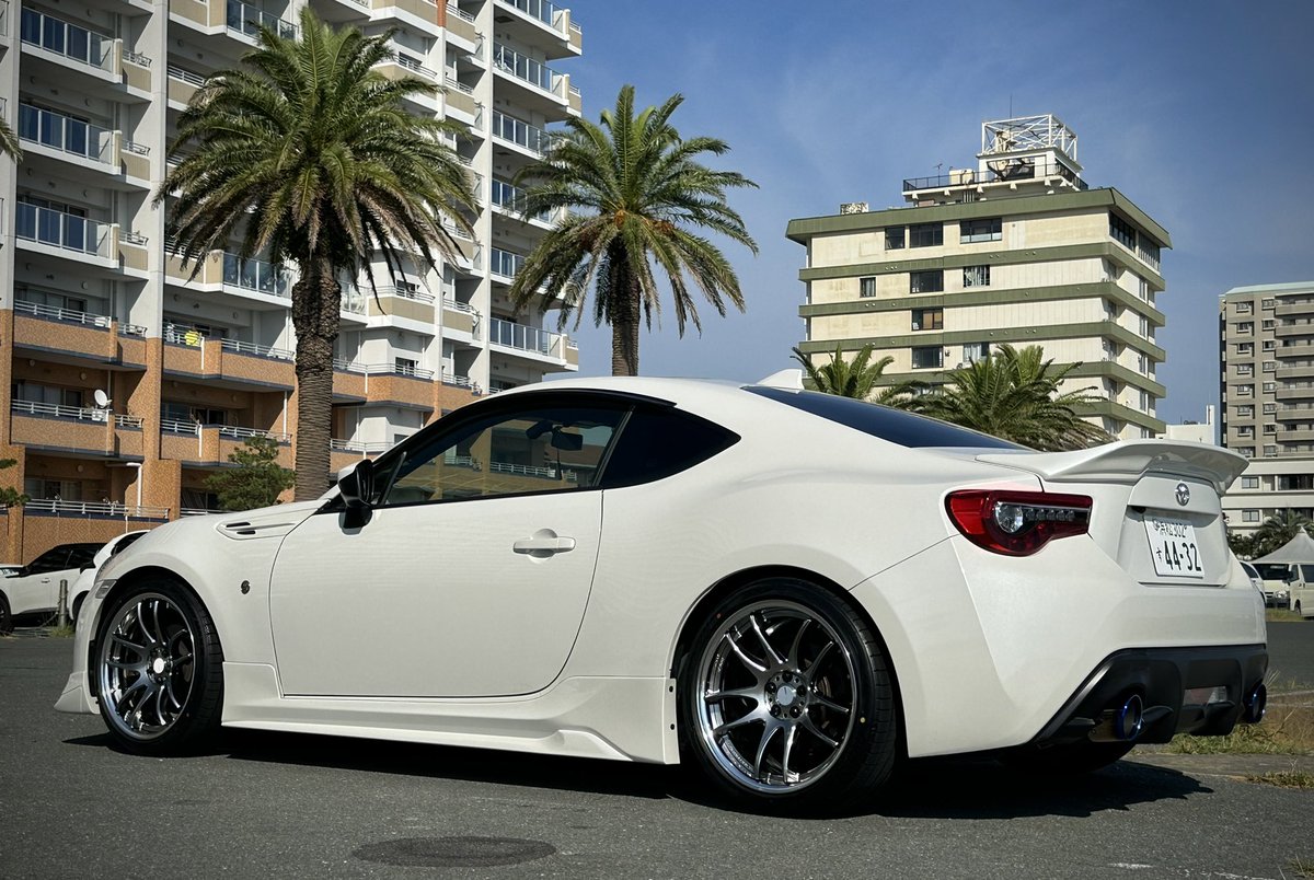 m_plsan's tweet image. new style………

work emotion CR2P グリミットシルバー
フロント　8.5J+36
リア　　　9.5J+43

念願のツライチ、このコンケイブとリムがたまらん
車高もうちょっと下げたい

#workwheel