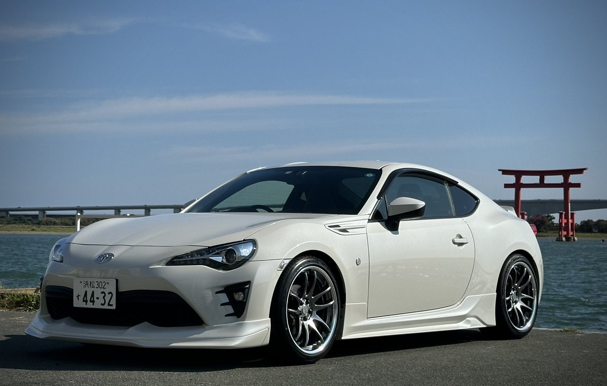 m_plsan's tweet image. new style………

work emotion CR2P グリミットシルバー
フロント　8.5J+36
リア　　　9.5J+43

念願のツライチ、このコンケイブとリムがたまらん
車高もうちょっと下げたい

#workwheel