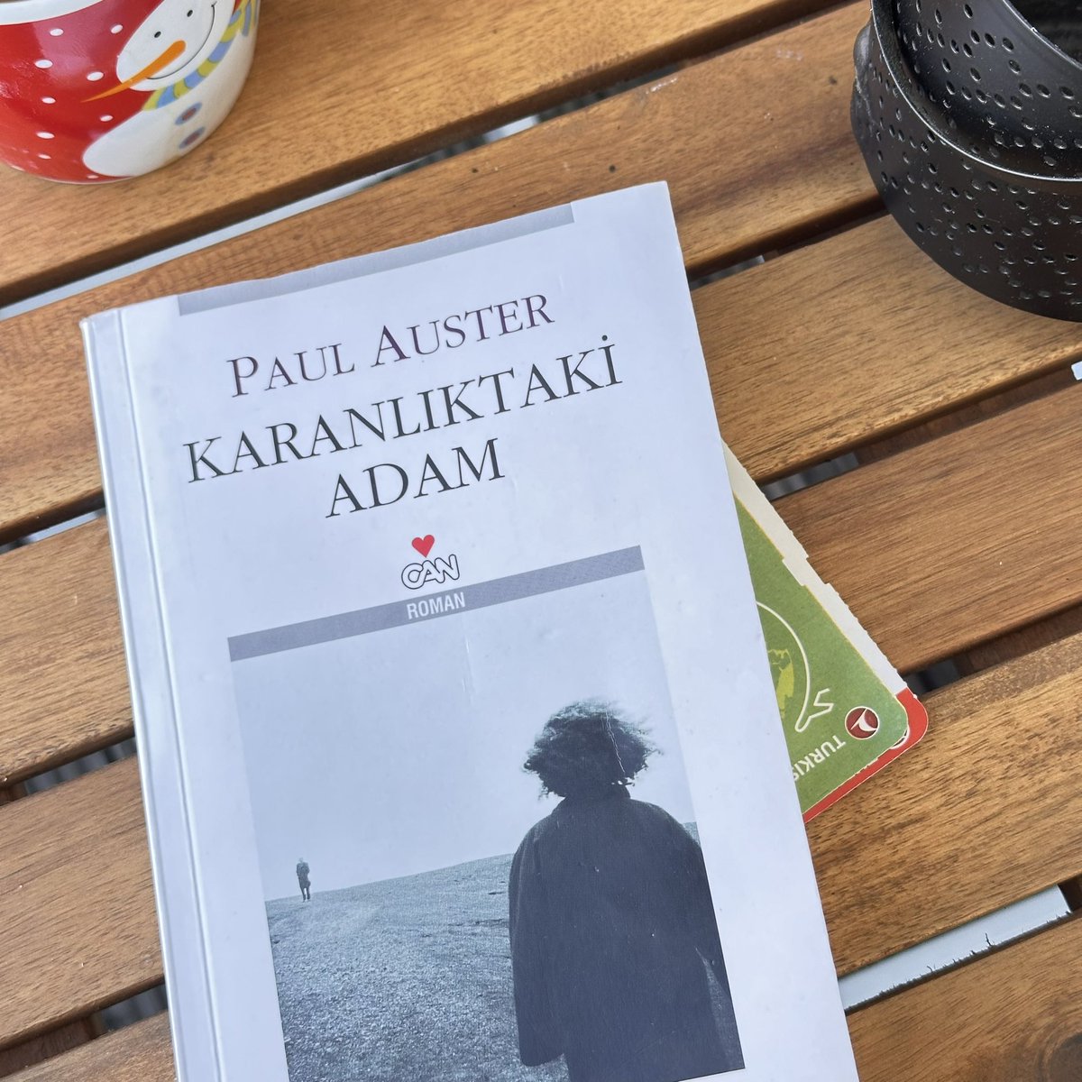 Şu garip dünya yuvarlanıp gidiyor…