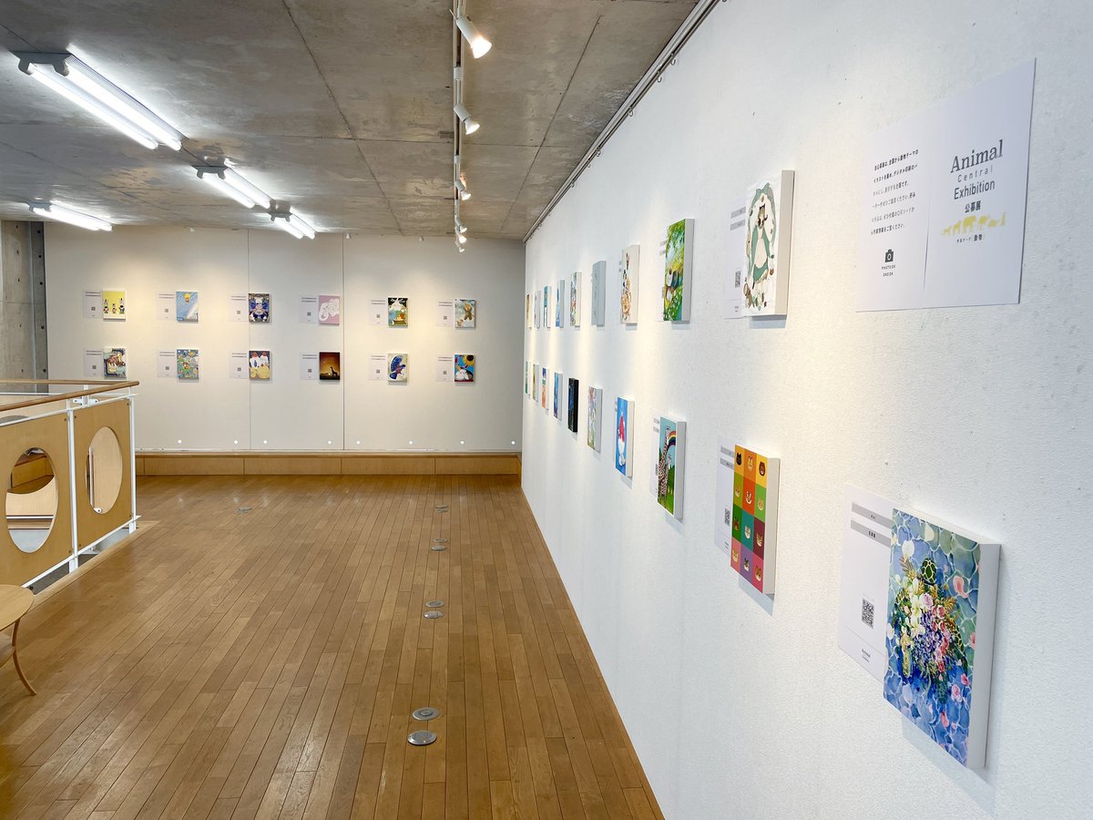 tsukushiso's tweet photo. ＼#アニマルセントラル展 開催終了／

【Animal Central Exhibition】
動物テーマで、3人展・グループ展・コンペ優秀作のうちわ配布の同時開催、ぶじ終了！猛暑の中ご来場くださった方々には、心より感謝申し上げます😌ありがとうございました https://t.co/SBcD6SvcIB