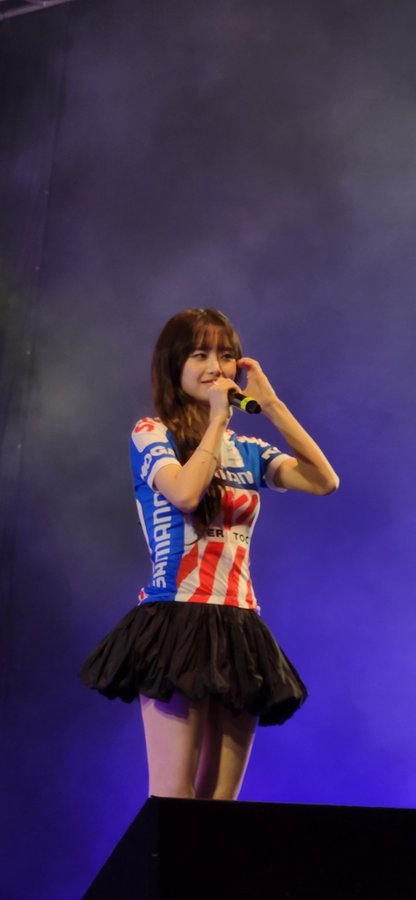 Rizzion_com's tweet image. Another K-pop idol in Brazil!! 💜 Hope Chuu comes back more often!
#ChuuInBrazil