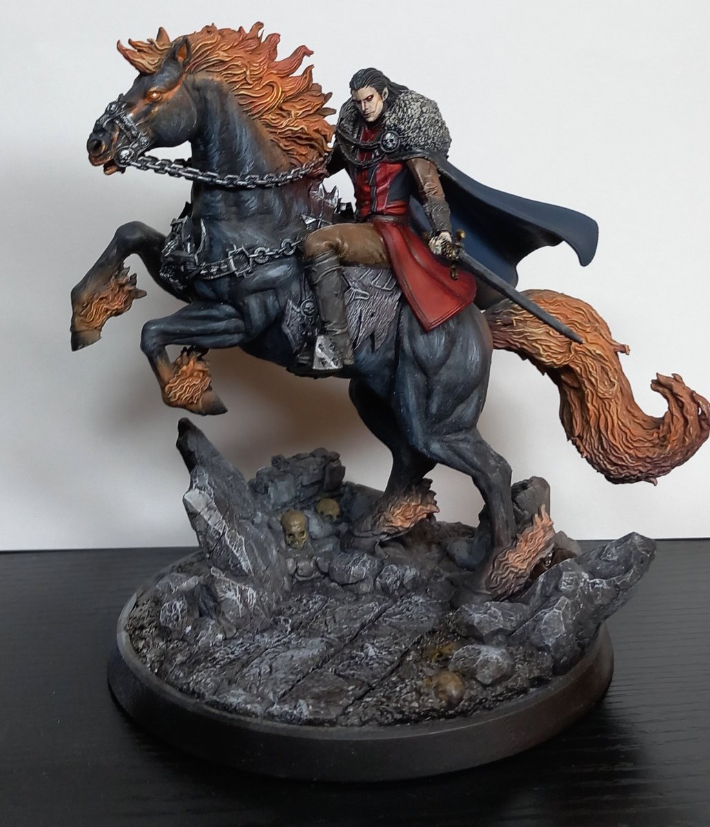deliakatt's tweet photo. Mis jugadores de la Maldición de Strahd me regalaron una mini chulisima de nuestro vampiro favorito y ya la he terminado! https://t.co/fyHK7LAdBO