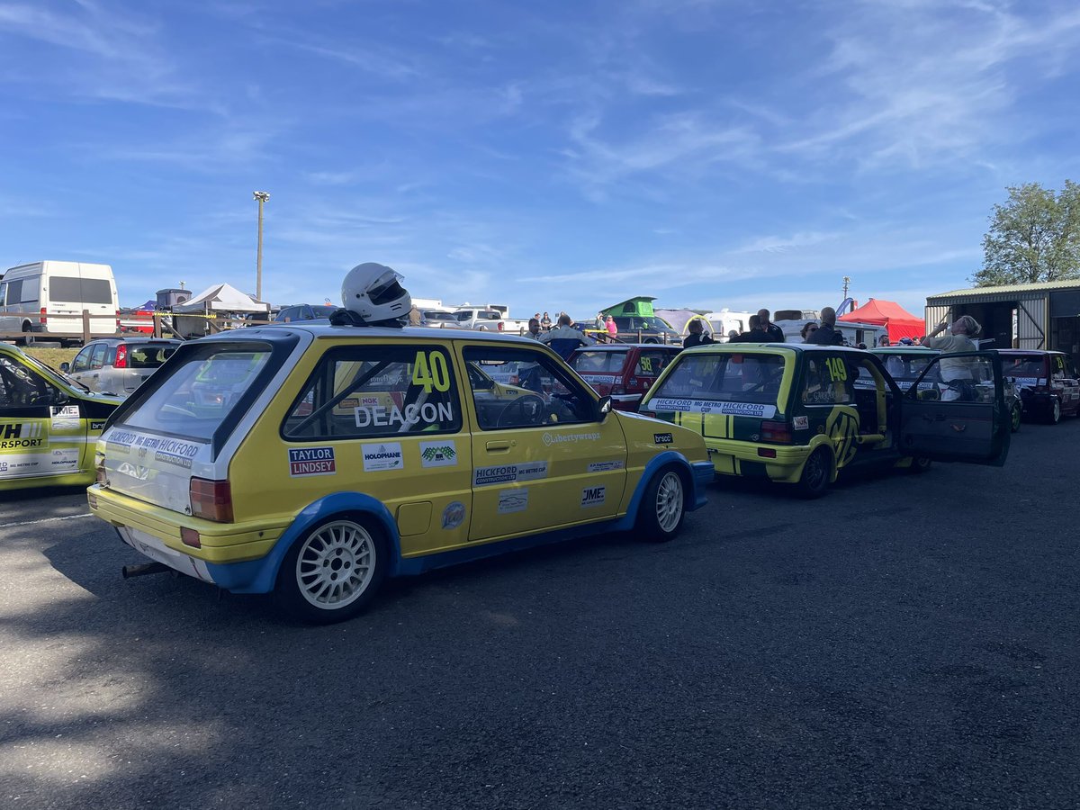 Mrwaterbiscuit's tweet photo. I was looking forward to seeing the @MGMetroCup race today #CultClassics @CadwellPark but only made the slowing down lap due to traffic. Ooops 😩. Still the MG Metro is in good company for the car display #PSCUK 👍 https://t.co/WmrzqQNp4W