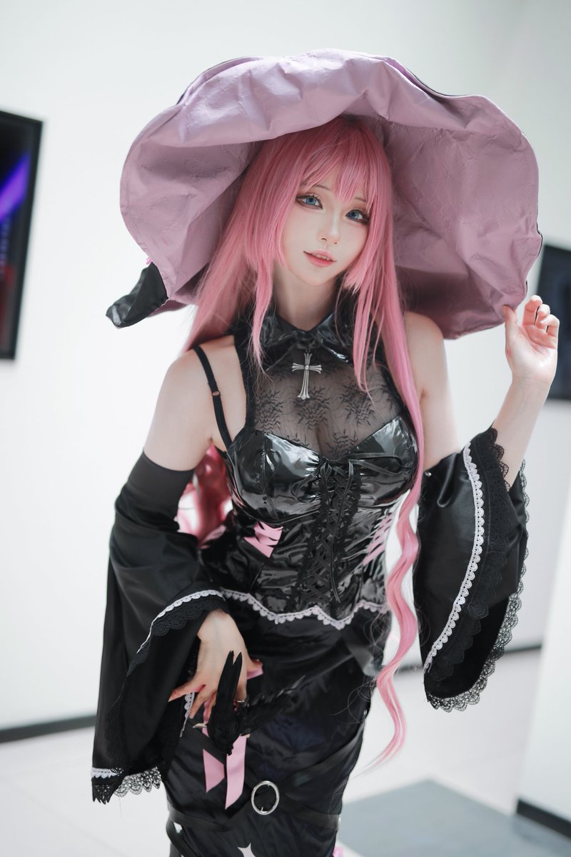 #브이스퀘어(@v_square_kr)
#cosplay

감기걸려서 상태안좋아서 골골거렸지만 보러와줘서 고마웠댜요💗
다들 루카를 기억해줘 🥺 https://t.co/98xURuDS0u