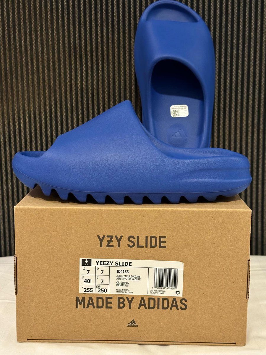 __mikayscart's tweet photo. NOT KPOP RELATED ~ HELP RT

❗️CAN DO 3 MONTHS INSTALLMENT❗️

WTS LFB ADIDAS YEEZY BOOST 350 V2 
Php 15,000.00
Size : 8

YEEZY SLIDE BLUE
Php 6,500.00

YEEZY SLIDE GRAY
Php 7,000.00

YEEZY SLIDE BLACK
Php 7,500.00

📍Tondo, Manila
💳 Gcash / Bank Transfer (Security Bank) https://t.co/s6Blu1B04m