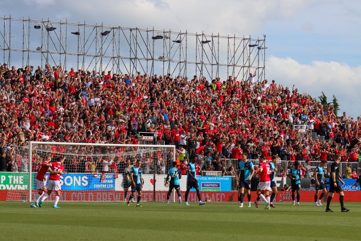 A full Kop celebrating a goal at the STōK Cae Ras... what a sight 😍

🔴⚪️ #WxmAFC