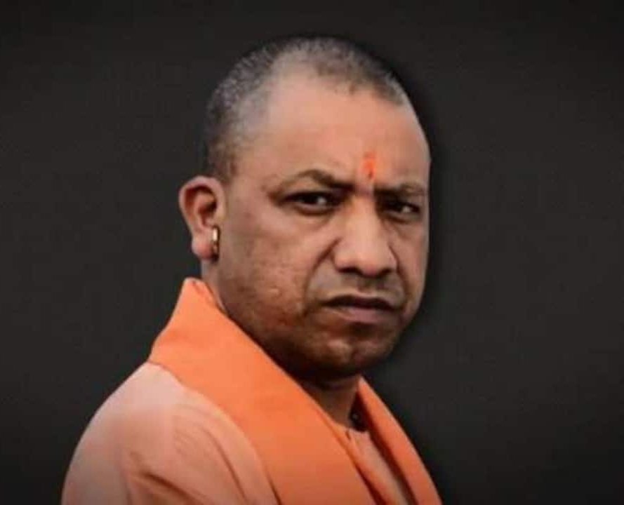 epanchjanya's tweet photo. एकबार देख लीजिए इस हवसी मौलाना को!

इस हवसी का नाम है मौलाना मोहम्मद मुख्तार!

70 साल के इस मौलाना के मुंह पर कुरान और दिल में कुकर्�� भरा हुआ है!

70 साल की उम्र में इसने 7 साल की बच्ची का रेप करने की को��िश की।

बेटी-बेटी कहते हुए 7 साल की बच्ची को गोद में उठा लिया, फिर कमरे में ले जाकर रेप करने की कोशिश की।

अपने मोहल्ले में इस मौलाना की बेशुमार इज्जत थी, जिधर से निकलता था लोग सर झुका लेते थे।

मौलाना की जुबान पर कुरान की आयतें होती थी, दीन की तकरीर पेश करता था मौलाना।

मामला उत्तर प्रदेश के कानपुर के, मौलाना पर मामला दर्ज हो चुका है।
