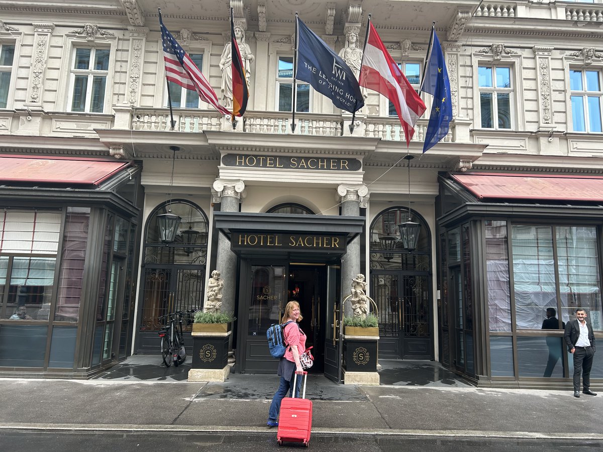 Sònia Graupera (@graupix) on Twitter photo Si queréis conocer todos los detalles del fabuloso <a href="/SacherHotels/">Sacher</a> Viena, leed: soniagraupera.com/2024/08/mi-exp…
<a href="/LeadingHotels/">Leading Hotels</a> <a href="/GladiatorTravel/">Maletas Gladiator</a>
#GraupixWien Si queréis conocer todos los detalles del fabuloso <a href="/SacherHotels/">Sacher</a> Viena, leed: soniagraupera.com/2024/08/mi-exp…
<a href="/LeadingHotels/">Leading Hotels</a> <a href="/GladiatorTravel/">Maletas Gladiator</a>
#GraupixWien