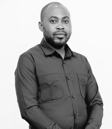 August 11;
Asante kwa ajili ya miaka hii niliyoishi.
Siombi maisha marefu, naomba maisha mazuri. 
Siombi mkate wala akili ya kutafuta mkate. Hivyo ulishanipatia. Nakushukuru. 
Na Siombi unikinge na waovu, naomba nguvu ya kuwapiga. 
Asante Mungu.
Asante mimi. 
Happy b'day me.