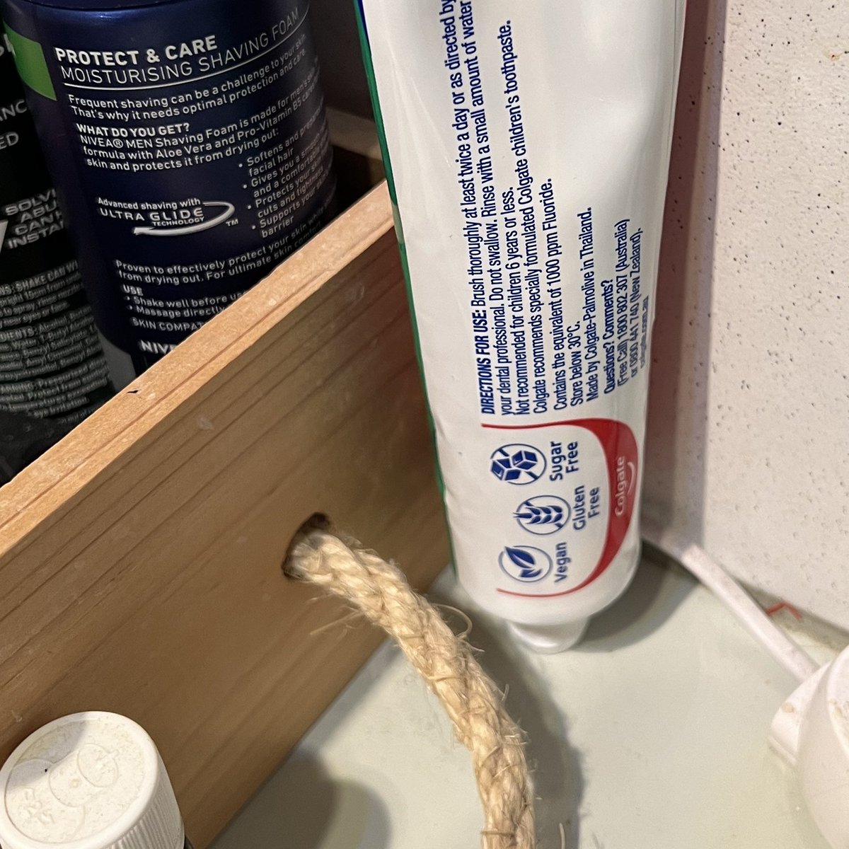 JAYTEEAU's tweet image. We usually buy toothpaste with a large flat, flip top lid so we can stand it up upside down.

I recently bought the wrong sort

3 weeks later, I&apos;m over the fact it constantly falls over

#practicalprinting #3Dprinting #fusion360 FTW