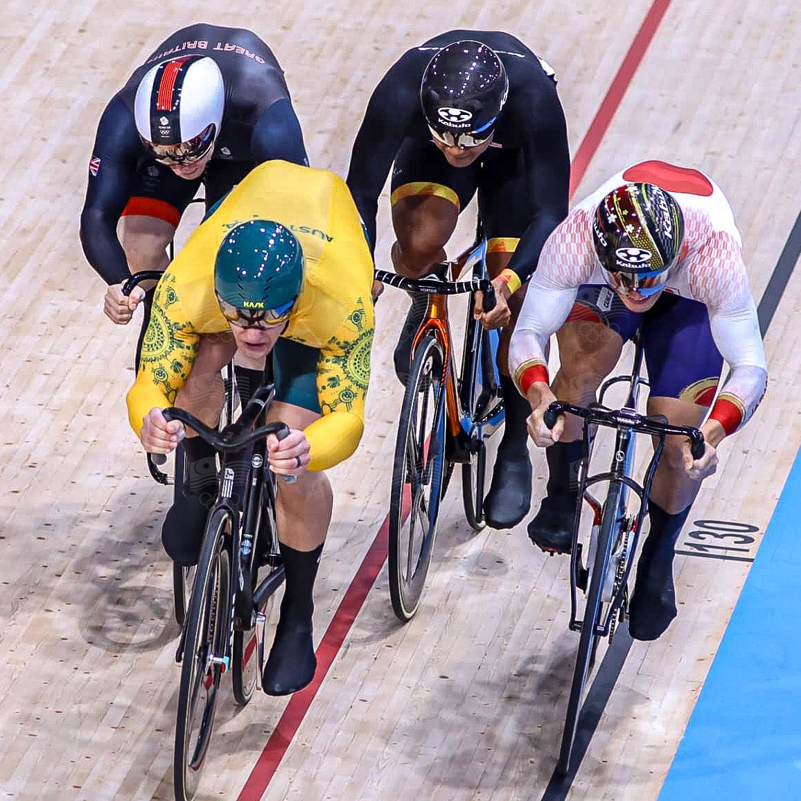 𝗠𝗔𝗟𝗔𝗬𝗦𝗜𝗔𝗡𝗦 𝗜𝗡 𝗔𝗖𝗧𝗜𝗢𝗡 - 𝗢𝗟𝗬𝗠𝗣𝗜𝗖 𝗚𝗔𝗠𝗘𝗦 𝗣𝗔𝗥𝗜𝗦 𝟮𝟬𝟮𝟰

Onwards to the Semi Final! Muhammad Shah Firdaus Sahrom OLY finished third in the Men's Keirin heat 1 quarterfinals, earning himself a place in the semi-final! 

#OlympicMAS
#Paris2024