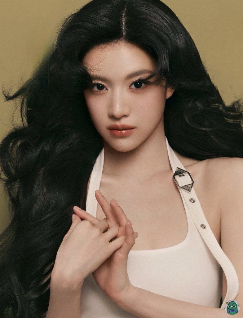 Rizzion_com's tweet image. Go Younjung is the definition of gorgeous!😍

#GoYounJung 
#GorgeousQueen