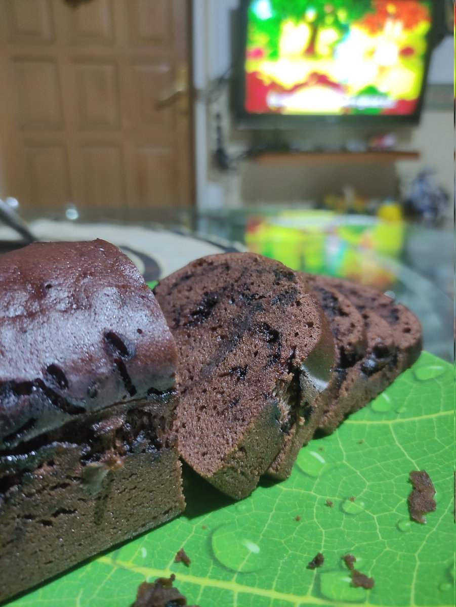tiredrexxy's tweet photo. Mamaku kan gak bisa bikin kue, jadi tadi blio minta ajarin. Aku carilah resep yg gampang. Kue yg dikukus, takaran sendok dan gak pake mixer. Kemudian ketemulah resep ini di fb. https://t.co/2hdW27RPHS