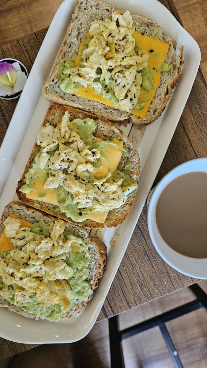 pediaaalog's tweet photo. Pinag handaan ko naman ung almusal niya. π€£ #AsAWife π€£π€ #AvocadoToastBread #FeelingHealthy #Lifestyle https://t.co/K0g8EALnW4
