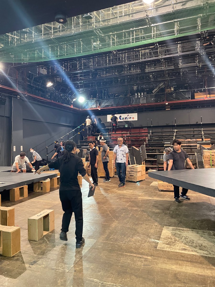 「9人の迷える沖縄人」札幌演劇シーズン、4回公演終幕となりました👏👏👏

多くの方に見守られ、また作品の歴史に1ページが加わりました！

只今、劇場を元の姿に戻しています！

改めて、今回のステージが沢山の人のご尽力によって支えられていたことを感じます。

本当にありがとうございました！