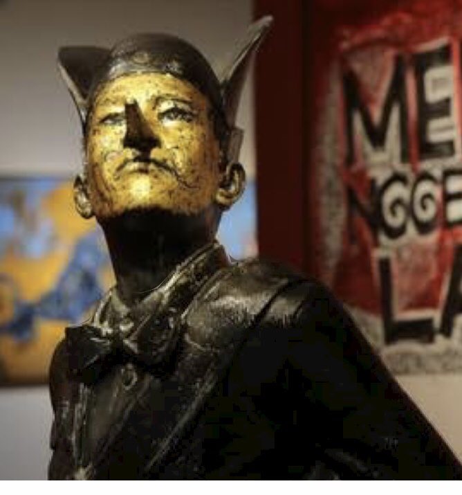 Saya senang lihat dia memainkan politik dengan skenario yang makin berani dan makin nekad di bulan-bulan terakhir ini. Itu menunjukkan sikap panik, resah, dan makin tidak percaya diri. Atau belum  merasa aman dengan keadaan yang sudah banyak mengikuti kehendaknya. 

Di sisi lain