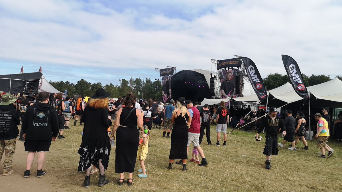 Paul Curry (@pc893) on Twitter photo Huge respect to the awesome <a href="/RaisedByOwlsUK/">Raised By Owls</a>. All the years (13) I've done <a href="/BLOODSTOCKFEST/">bloodstockfest</a> I've never seen this many people for the opening band on a Sunday. Front to back (where I am as I arrived 5 mins late!). Huge respect to the awesome <a href="/RaisedByOwlsUK/">Raised By Owls</a>. All the years (13) I've done <a href="/BLOODSTOCKFEST/">bloodstockfest</a> I've never seen this many people for the opening band on a Sunday. Front to back (where I am as I arrived 5 mins late!).