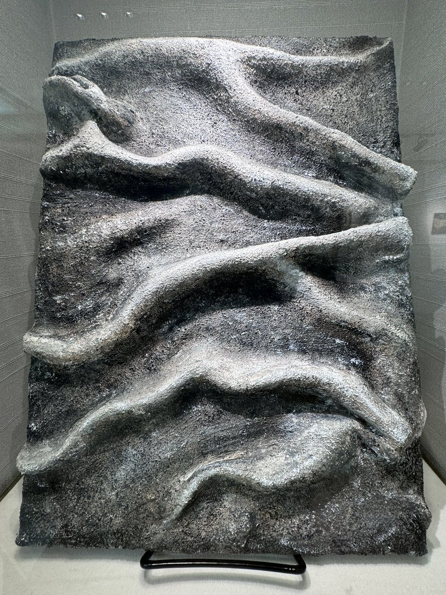 kimushin7's tweet image. 本日もグループ展「Earth Angels 」へ。
あいにゃんから作品について直接説明を聞けて乾杯もできて最高でした🍻ライブ翌日にも関わらず在廊してくれたあいにゃんに感謝✨
#SDSTYO #streetdreamsmag
#SDMfeatures #ART #抽象画
#AinaYamauchi #あいにゃん