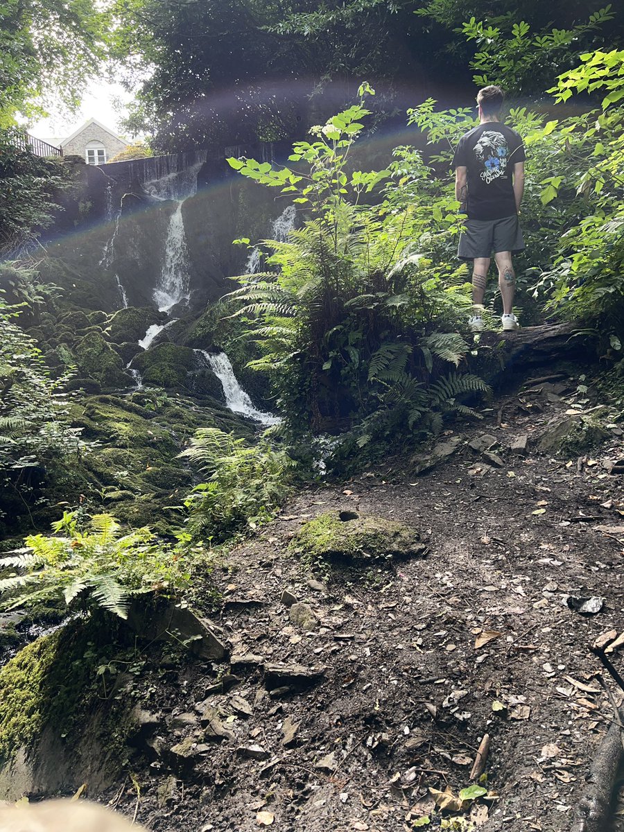 russ_stirling_'s tweet image. @Syndicate 
Who can’t love a waterfall 🙏
We reppin the summer Reign in this weather while we can 💪☀️
@SyndicateOG