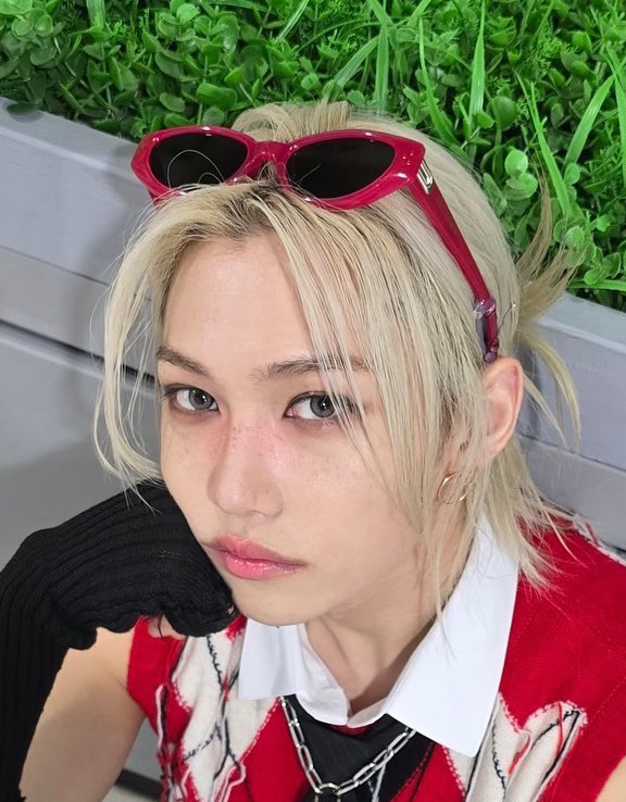 hwngbokfiles's tweet photo. This man is the prettiest woman I have ever seen. https://t.co/IzI19iteY7