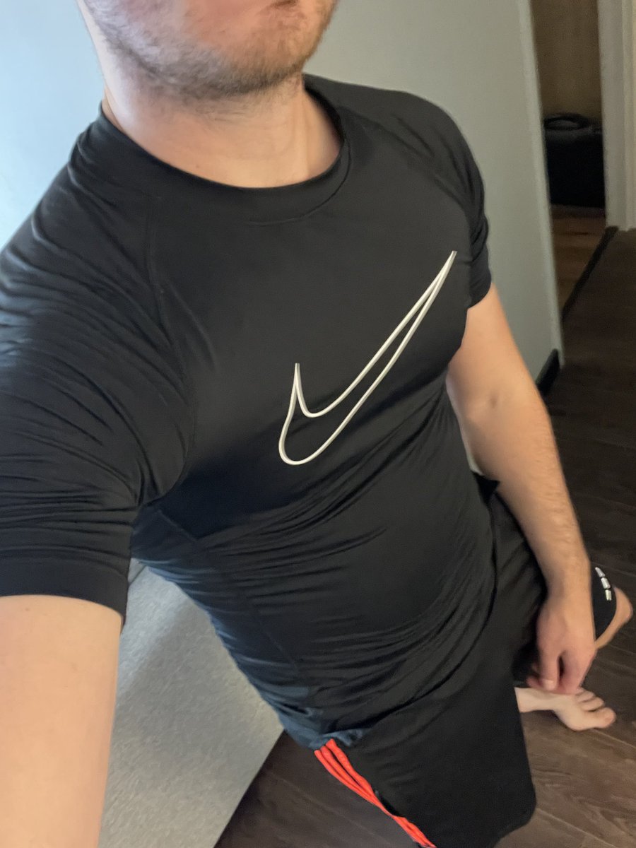 PTonek's tweet photo. Back to the gym
Who wants to join me ? 😈🐶 https://t.co/fZ6NLN5bso