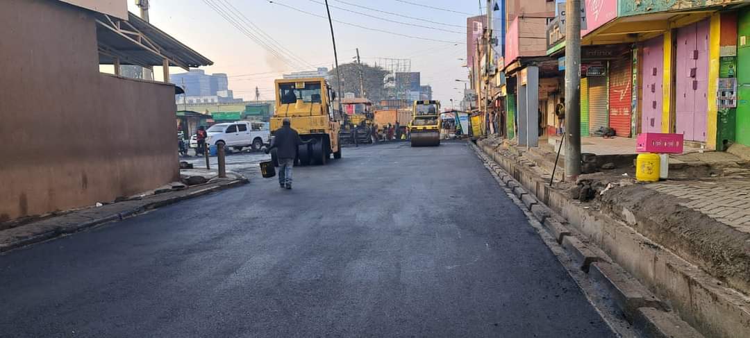 mwaririhassan4's tweet image. The ongoing tarmacking of the shabab stage in Biashara ward, Nakuru County courtesy of Governor @susankihika 
#focusedonservicedelivery 
#TransformingNakuru 
#KaziKwaMpango