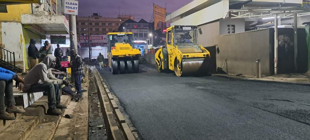mwaririhassan4's tweet image. The ongoing tarmacking of the shabab stage in Biashara ward, Nakuru County courtesy of Governor @susankihika 
#focusedonservicedelivery 
#TransformingNakuru 
#KaziKwaMpango