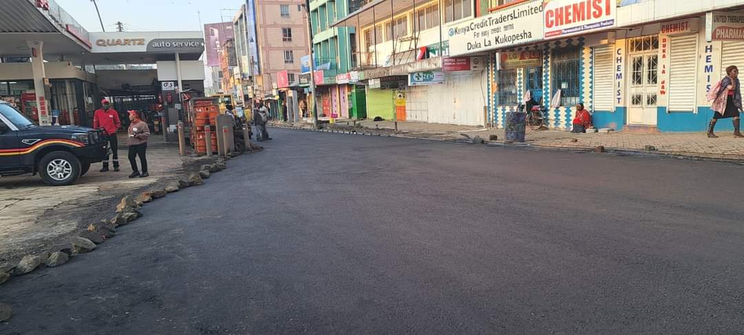 mwaririhassan4's tweet image. The ongoing tarmacking of the shabab stage in Biashara ward, Nakuru County courtesy of Governor @susankihika 
#focusedonservicedelivery 
#TransformingNakuru 
#KaziKwaMpango