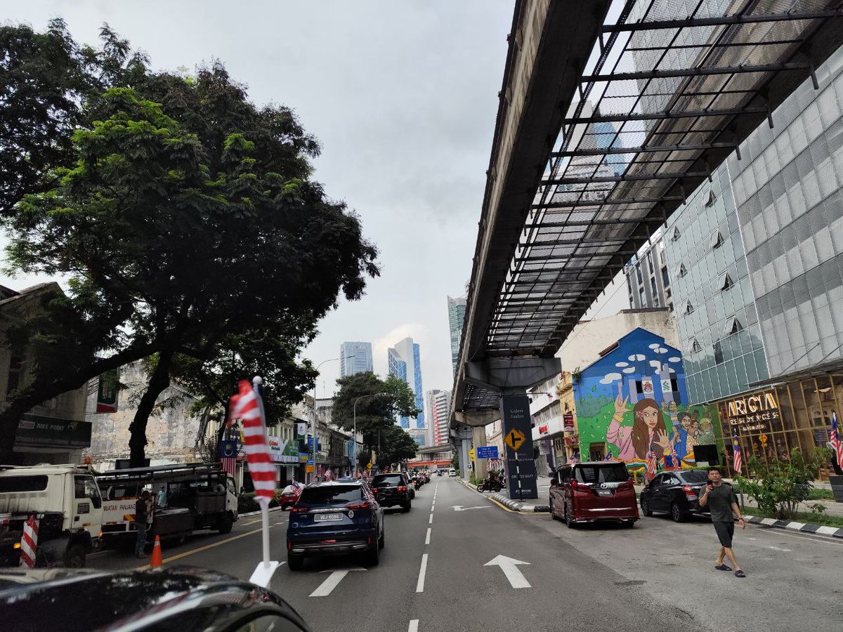 JaPenWPKL's tweet photo. [FOTO UPDATE #KMJGWPKL] #11082024 Sekitar konvoi KMJG 2024 Peringkat Wilayah Persekutuan Kuala Lumpur &amp; Putrajaya menuju ke #Checkpoint3 Lestari Niaga MADANI@Wirawati atau dikenali sebagai Pasar Wirawati 

#KMJG #KMJG2024 #Konvoi #HKHM2024 #merdeka #merdeka67 #merdeka2024 https://t.co/FqKHb99yVN